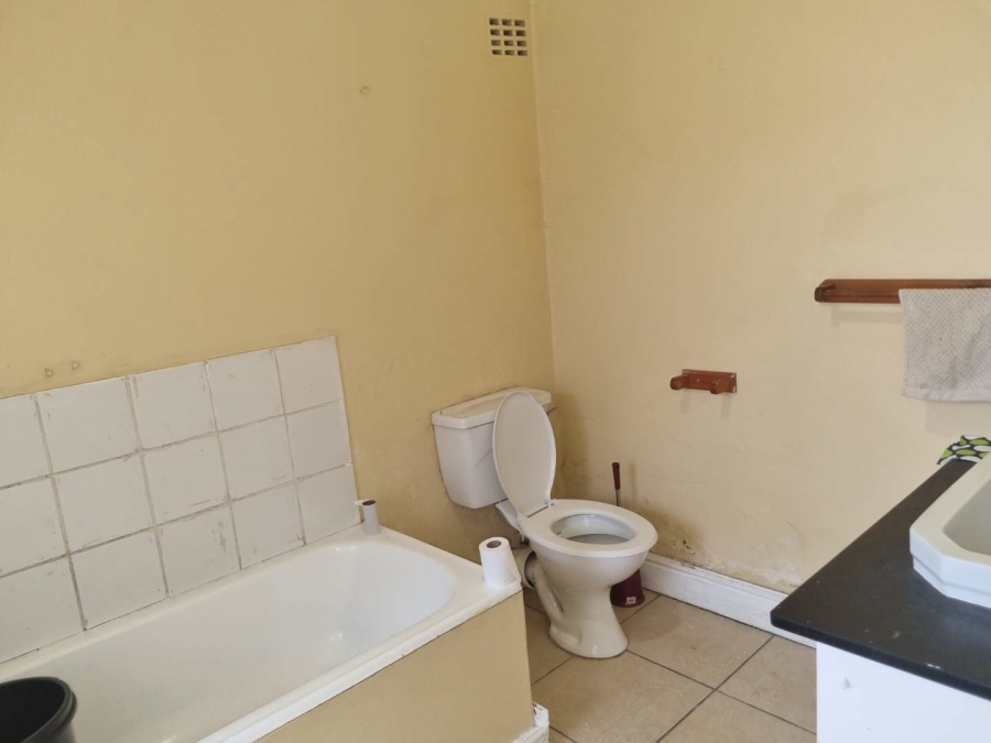 6 Bedroom Property for Sale in Southernwood Eastern Cape